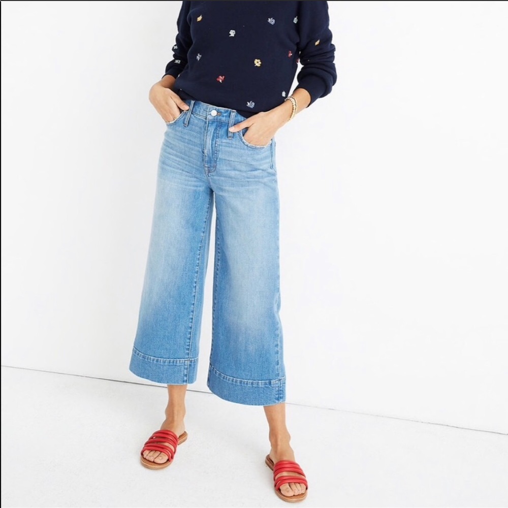 Petite crop Madewell wide leg jeans Delaney Wash.